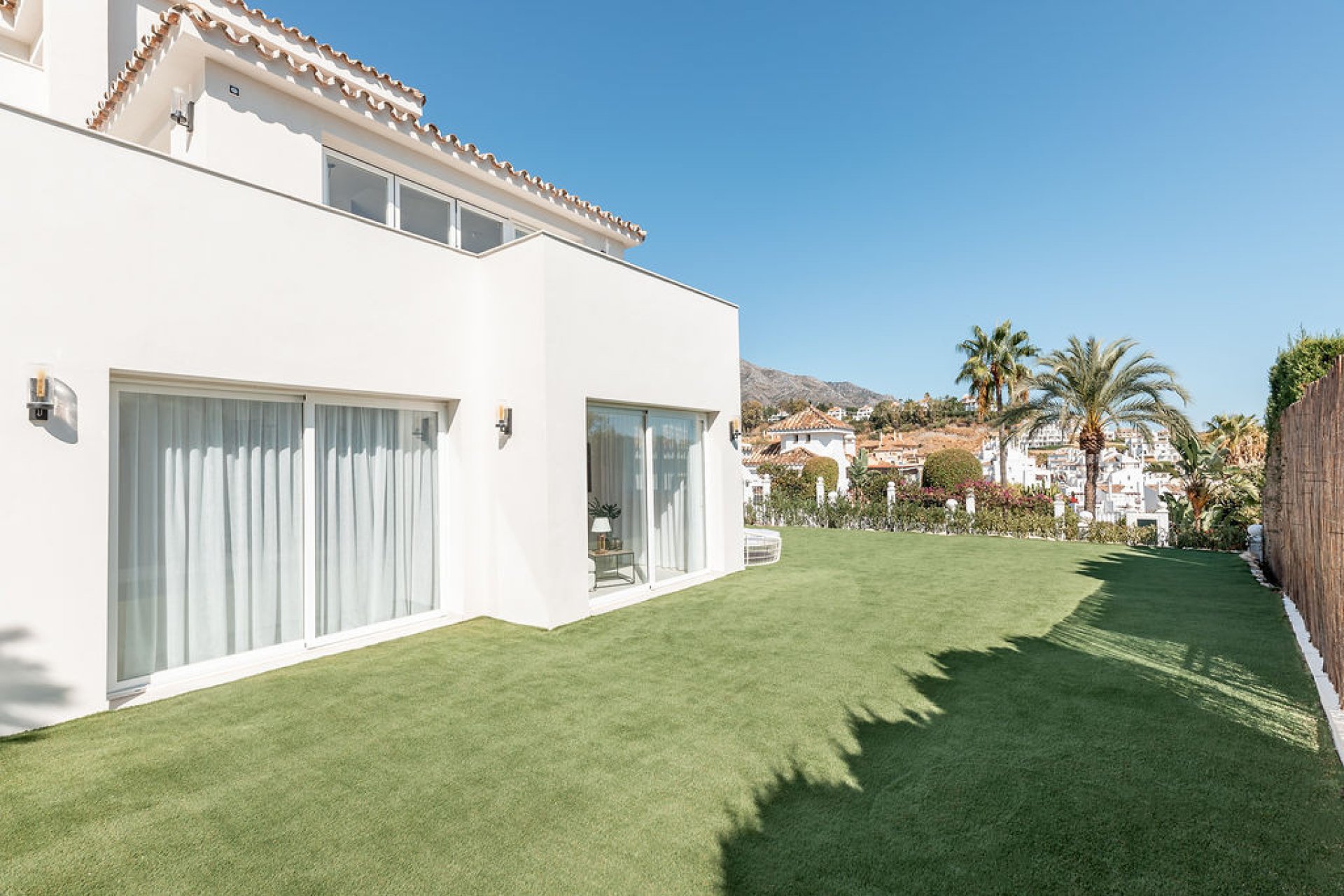 Resale - House - Detached Villa - Marbella - Nueva Andalucia