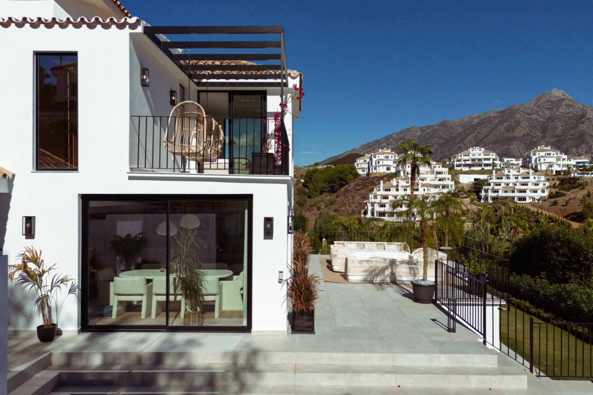 Resale - House - Detached Villa - Marbella - Nueva Andalucia