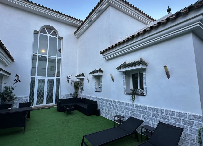 Resale - House - Detached Villa - Marbella - Nueva Andalucia