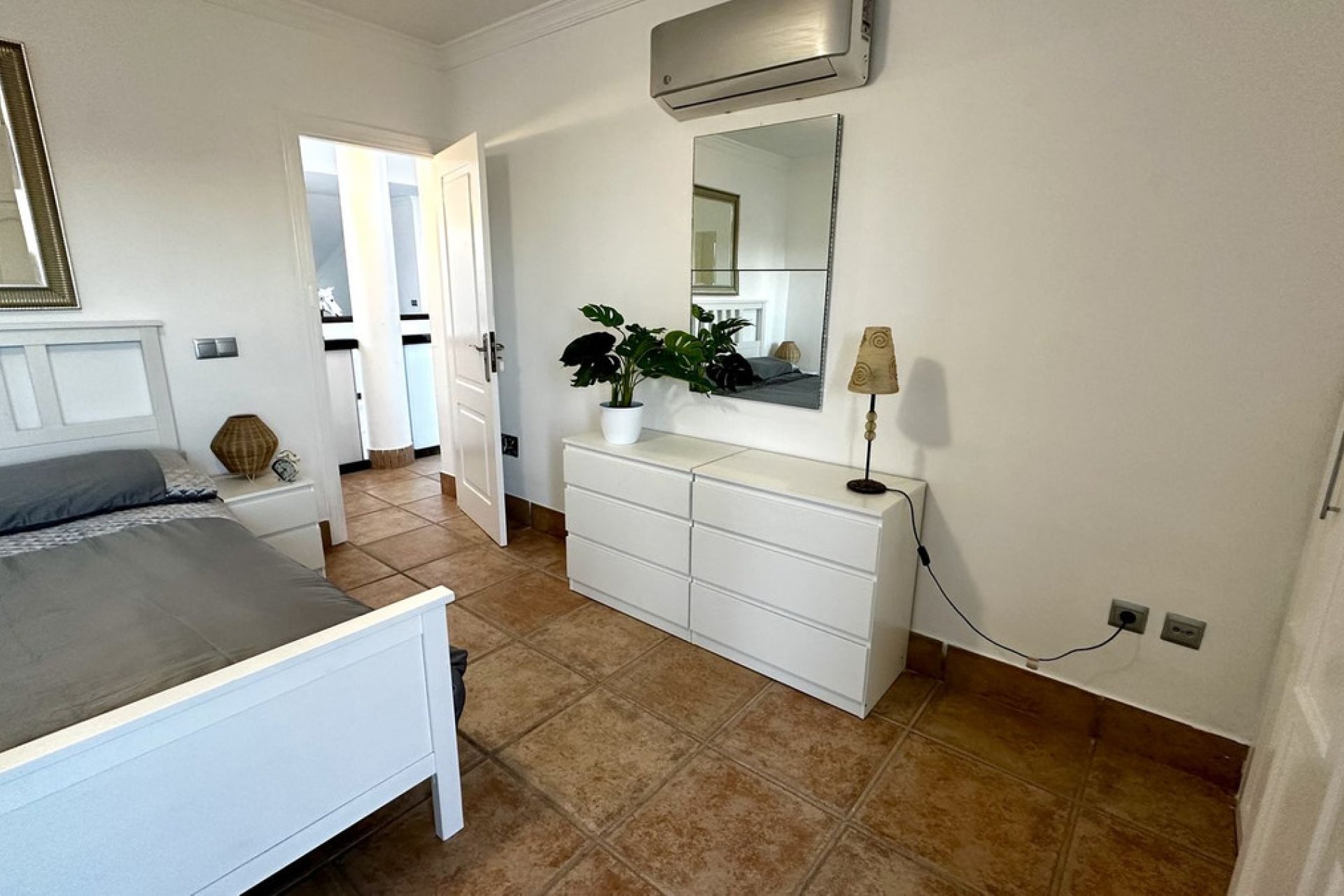 Resale - House - Detached Villa - Marbella - Nueva Andalucia