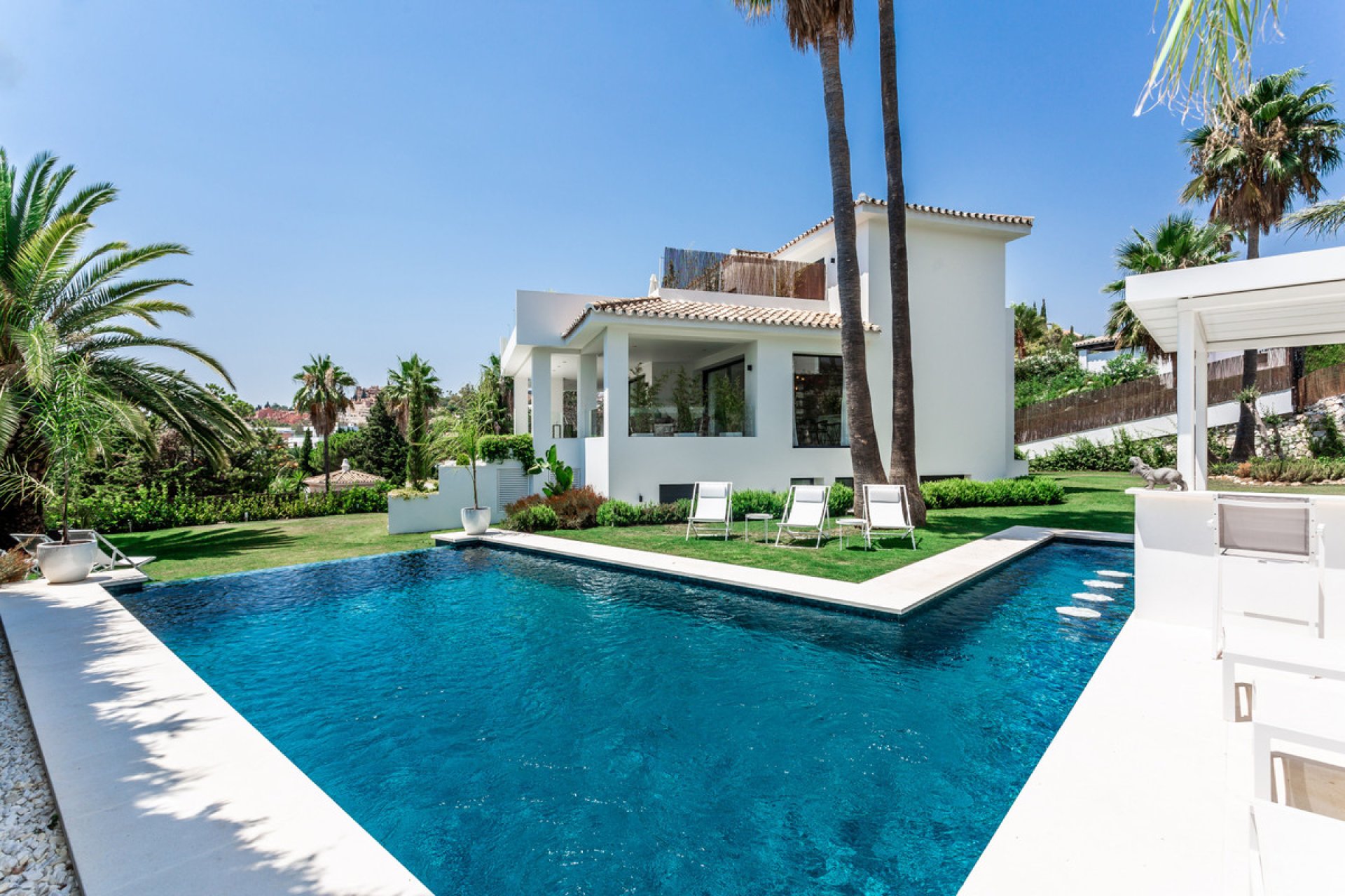 Resale - House - Detached Villa - Marbella - Nueva Andalucia