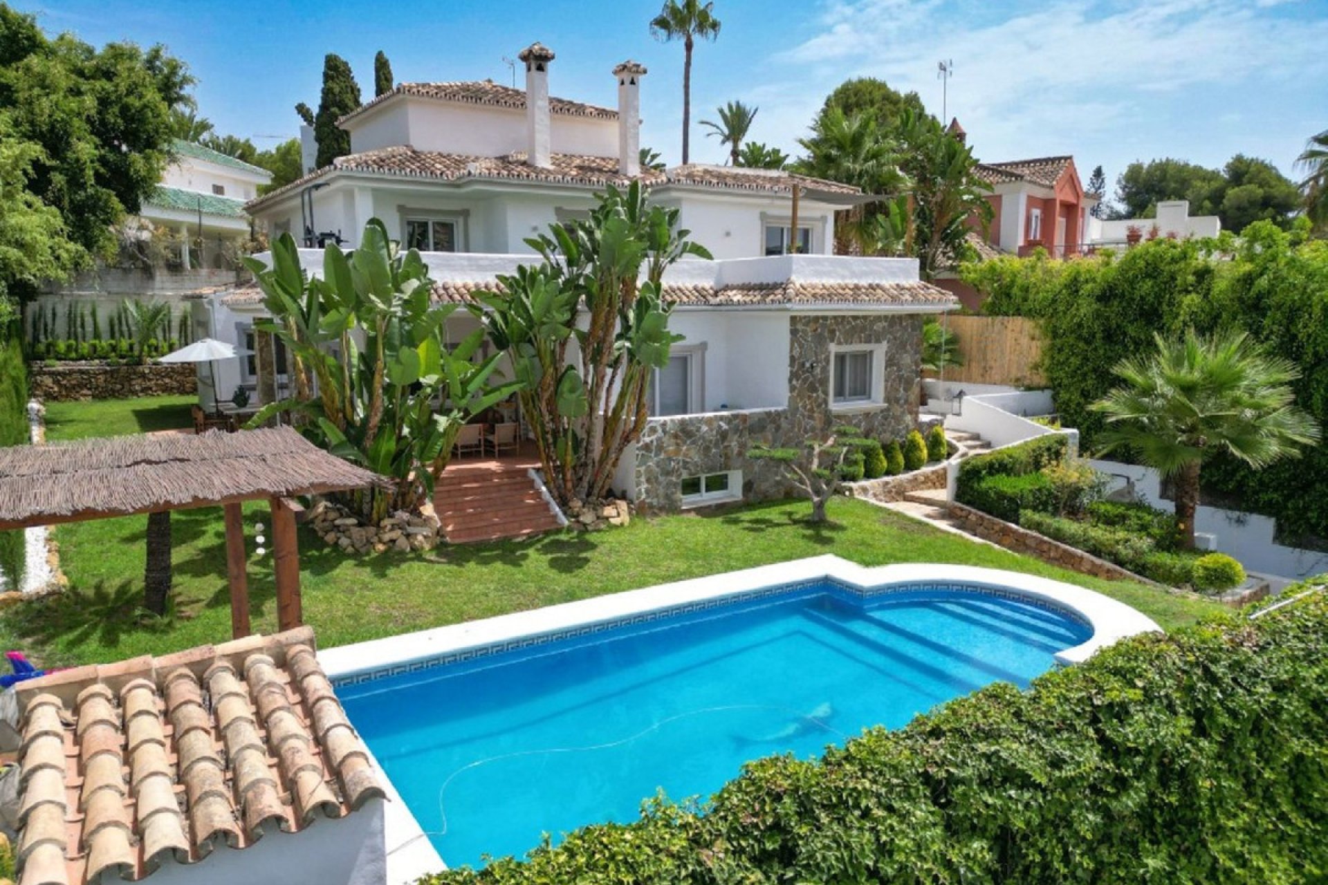 Resale - House - Detached Villa - Marbella - Nueva Andalucia