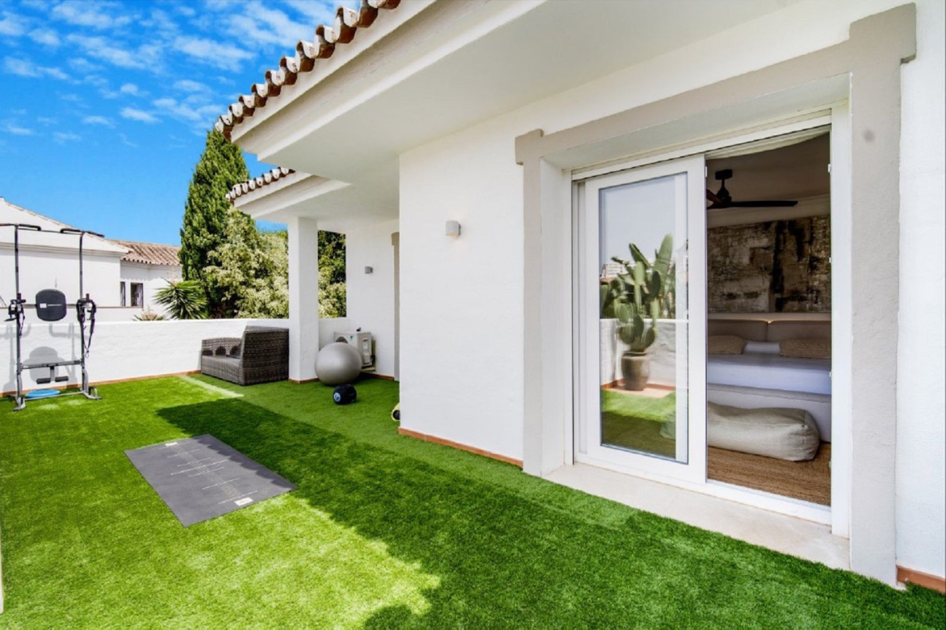 Resale - House - Detached Villa - Marbella - Nueva Andalucia