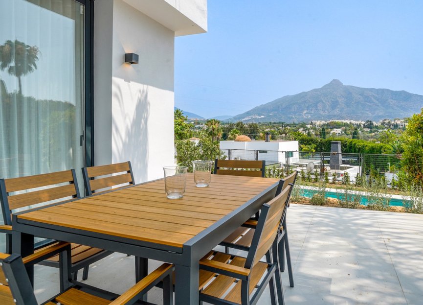 Resale - House - Detached Villa - Marbella - Nueva Andalucia