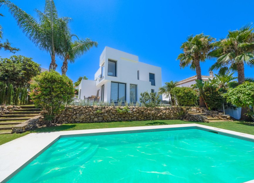 Resale - House - Detached Villa - Marbella - Nueva Andalucia