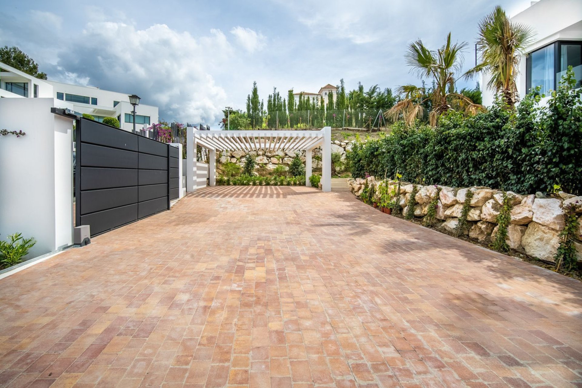 Resale - House - Detached Villa - Marbella - Nueva Andalucia