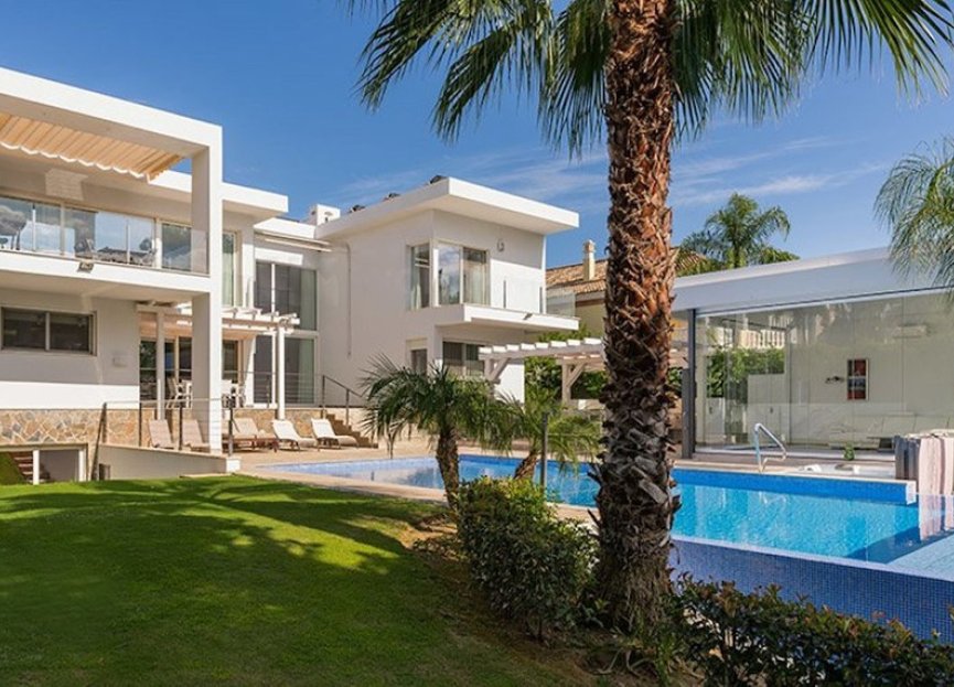 Resale - House - Detached Villa - Marbella - Nueva Andalucia