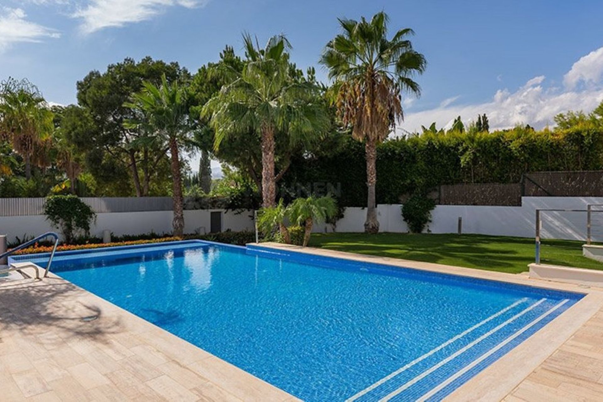 Resale - House - Detached Villa - Marbella - Nueva Andalucia