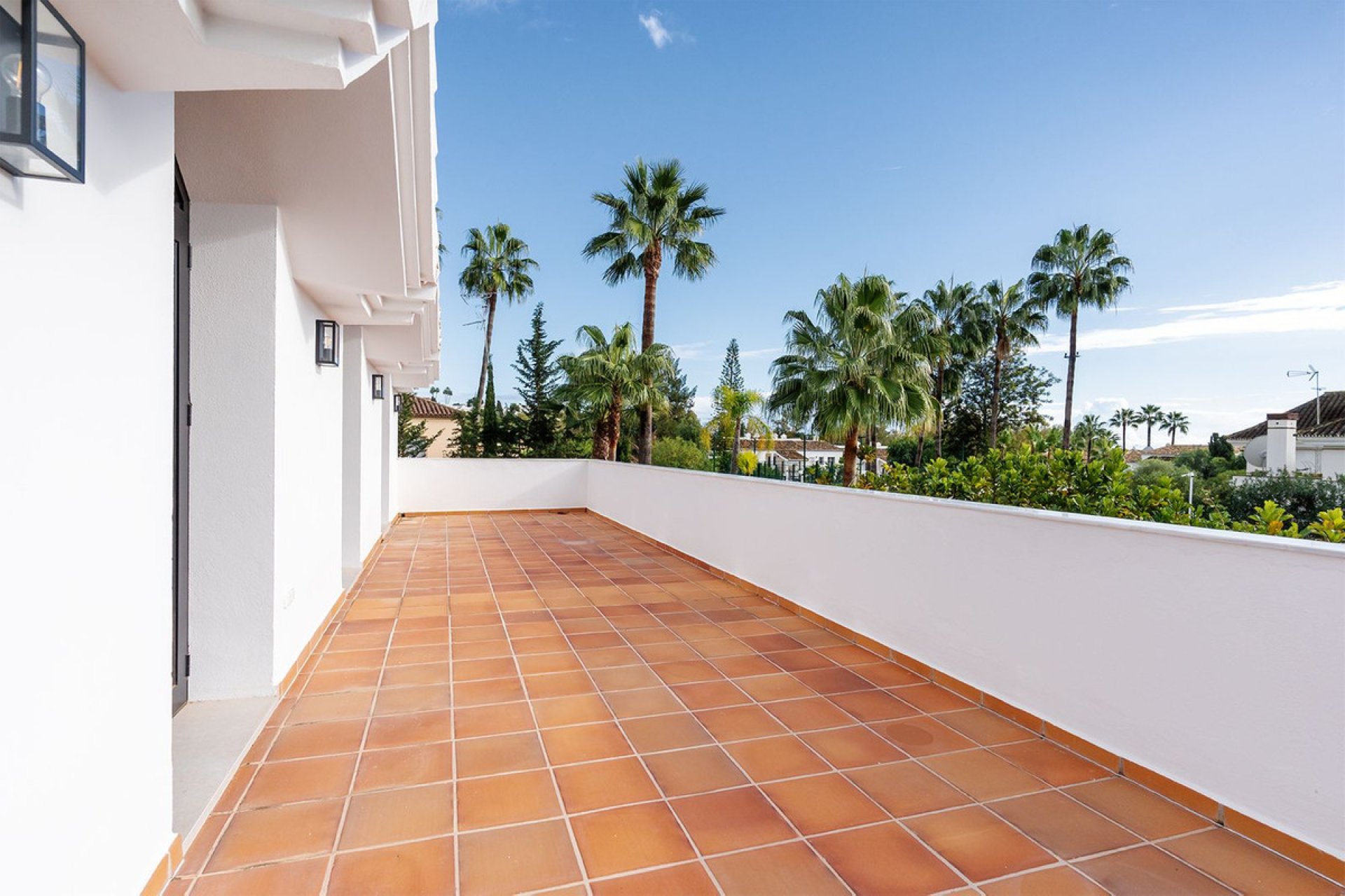 Resale - House - Detached Villa - Marbella - Nueva Andalucia