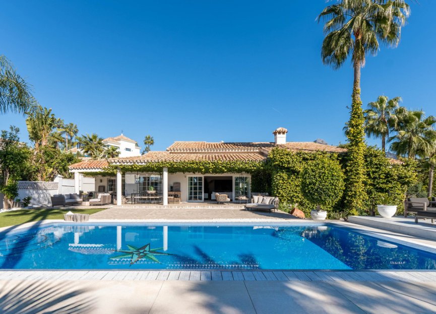 Resale - House - Detached Villa - Marbella - Nueva Andalucia