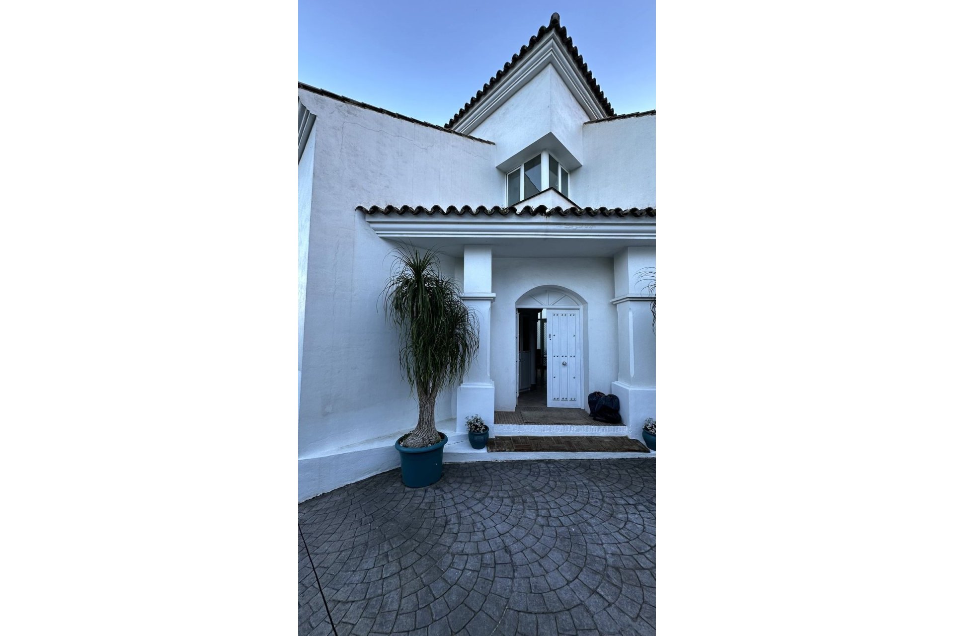 Resale - House - Detached Villa - Marbella - Nueva Andalucia