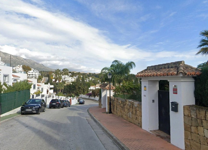 Resale - House - Detached Villa - Marbella - Nueva Andalucia