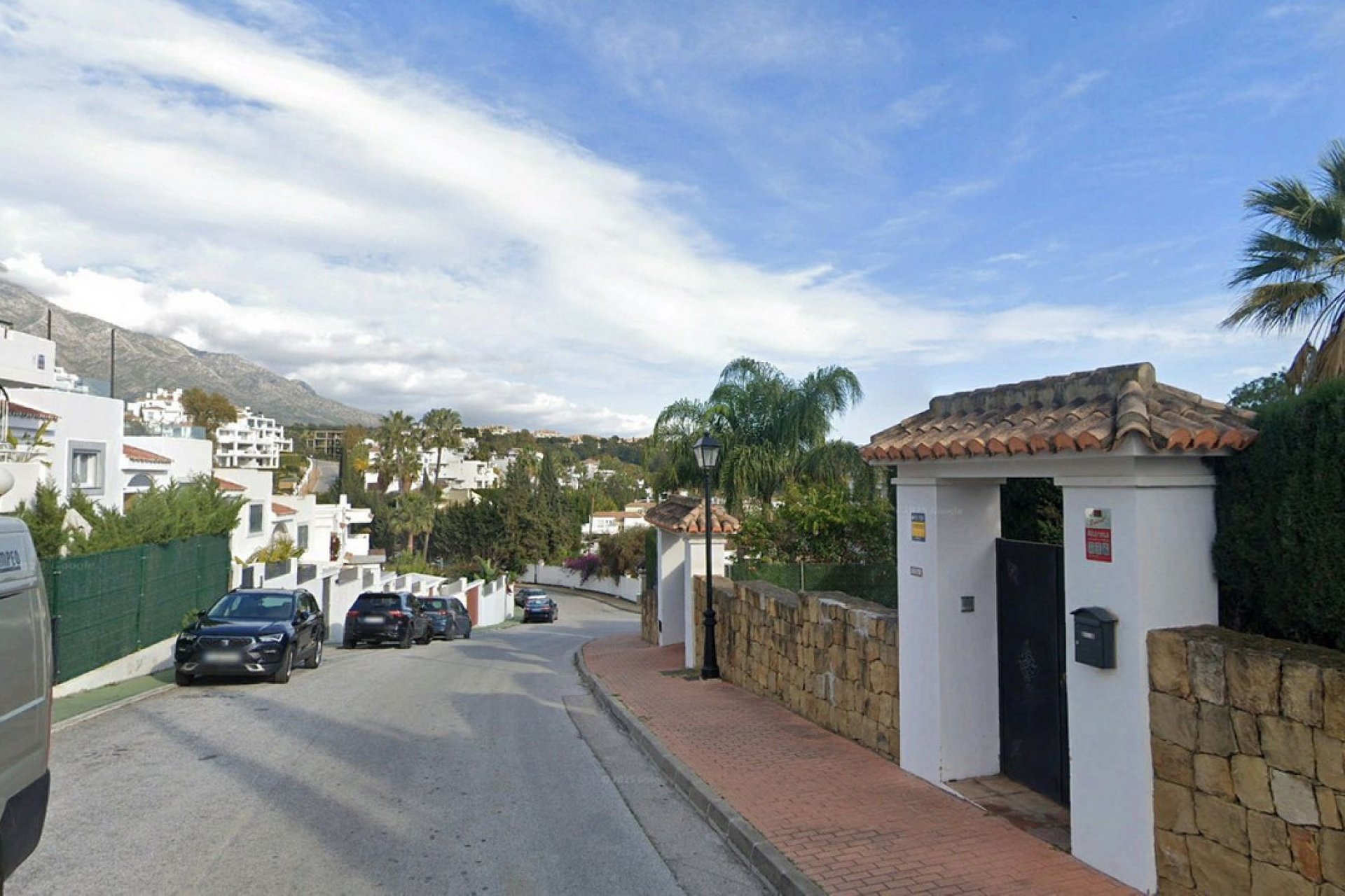 Resale - House - Detached Villa - Marbella - Nueva Andalucia