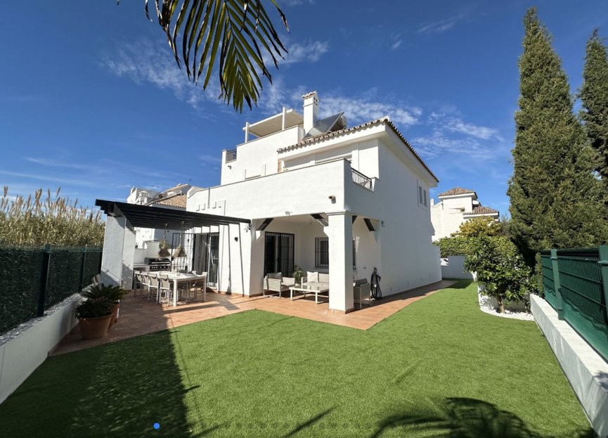 Resale - House - Detached Villa - Marbella - Nueva Andalucia