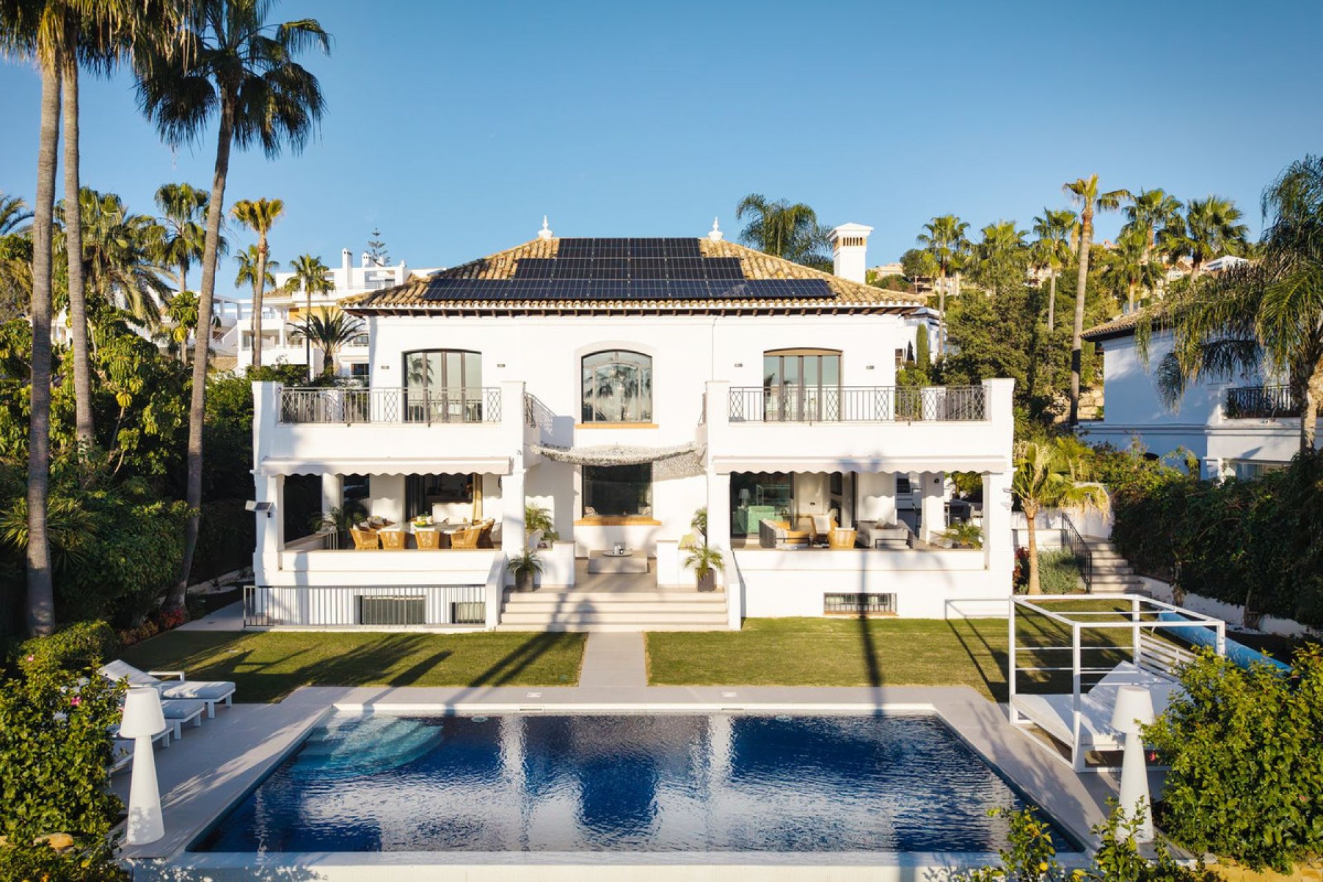 Resale - House - Detached Villa - Marbella - Nueva Andalucia