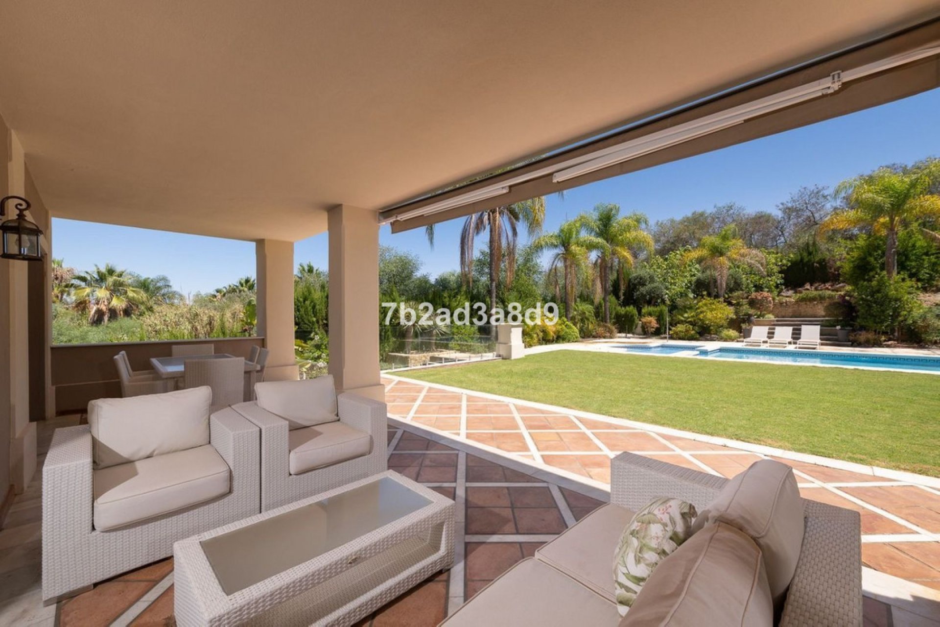 Resale - House - Detached Villa - Marbella - Nueva Andalucia