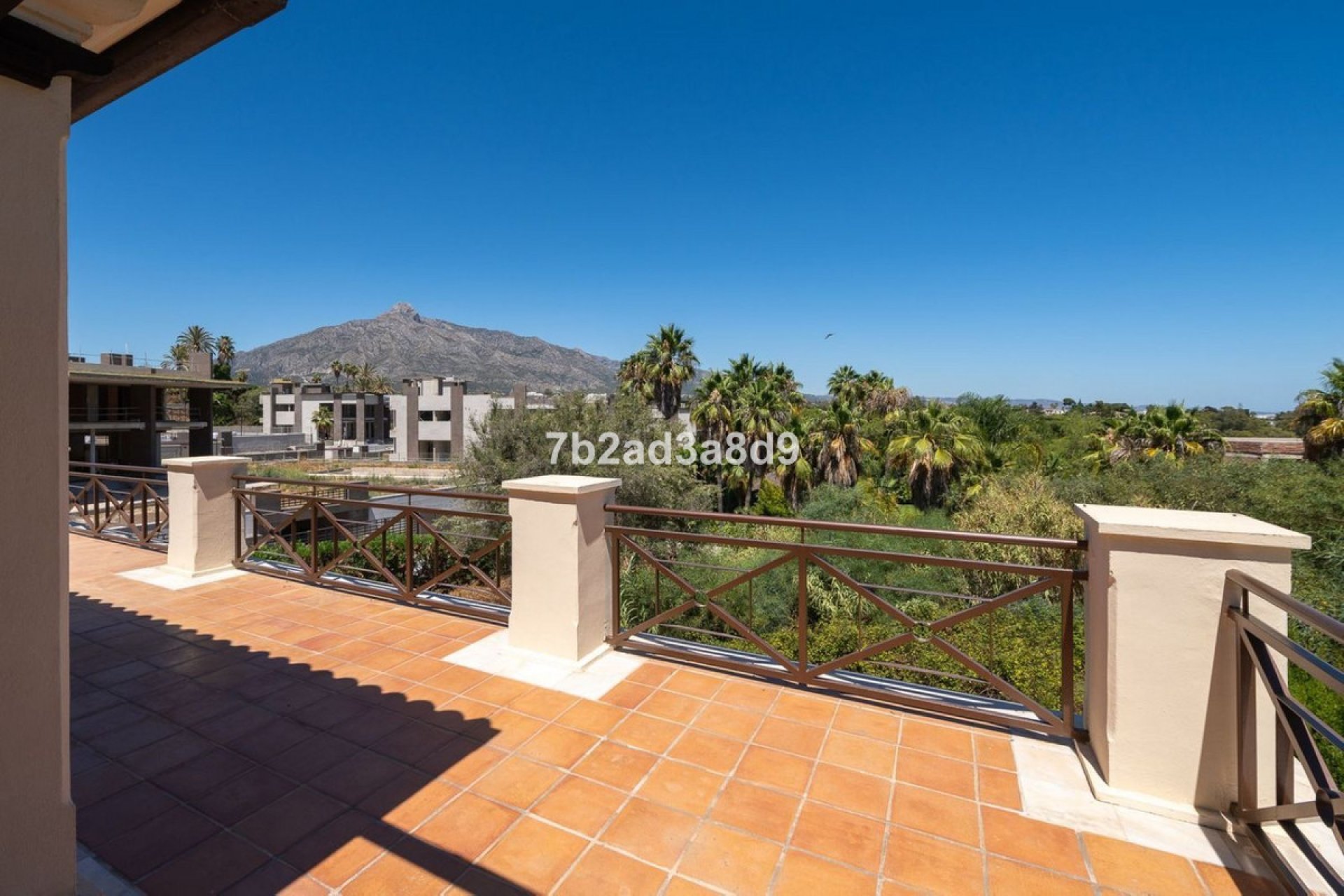 Resale - House - Detached Villa - Marbella - Nueva Andalucia