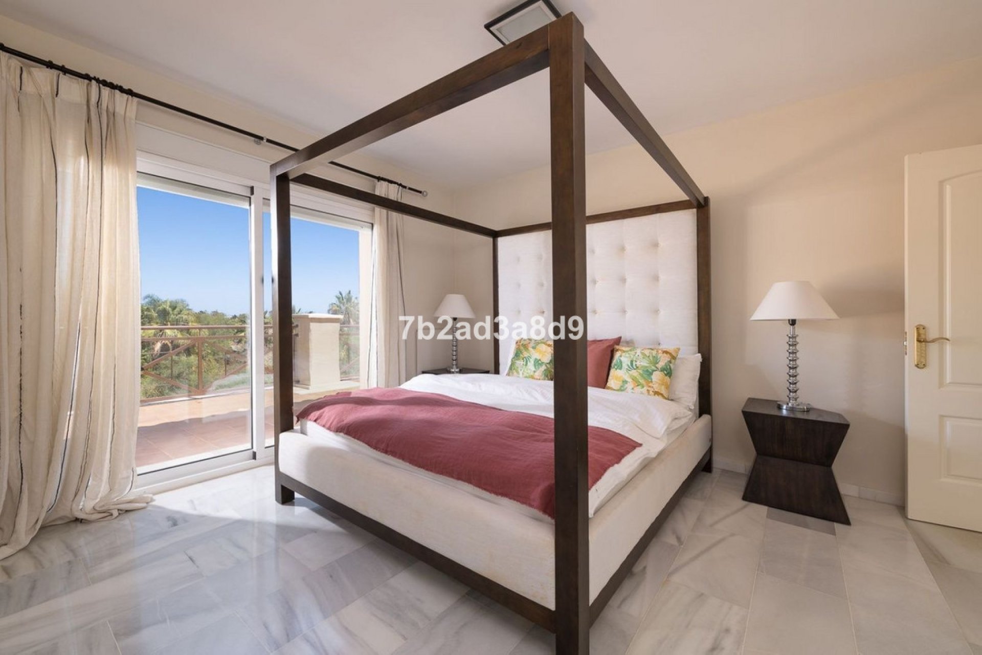 Resale - House - Detached Villa - Marbella - Nueva Andalucia