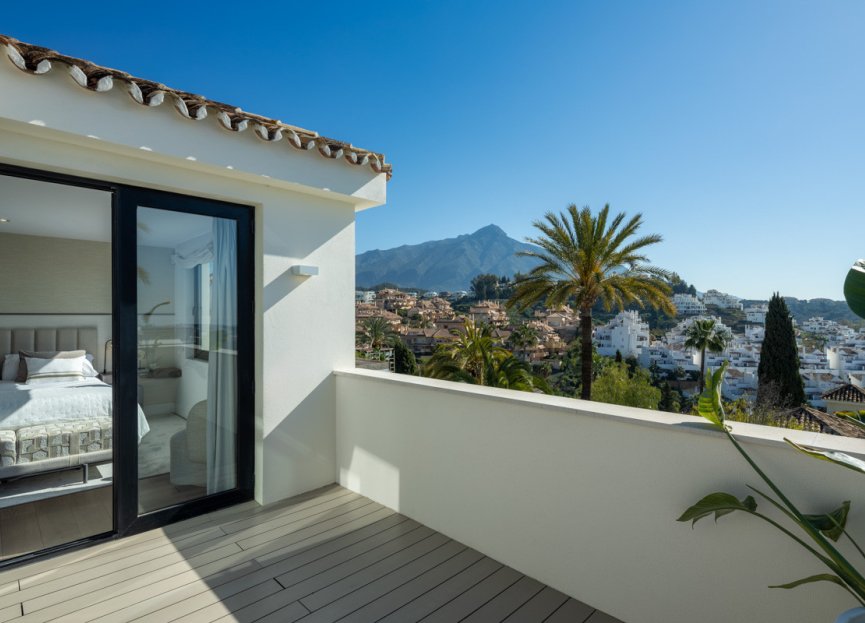 Resale - House - Detached Villa - Marbella - Nueva Andalucia