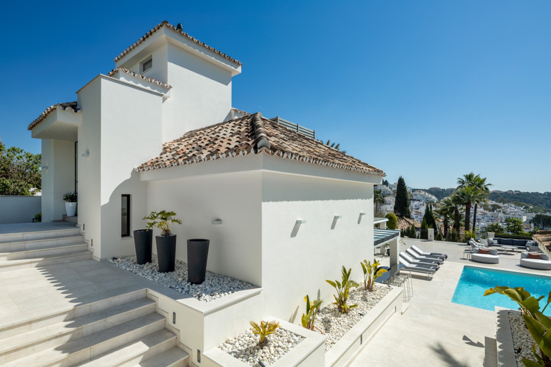 Resale - House - Detached Villa - Marbella - Nueva Andalucia