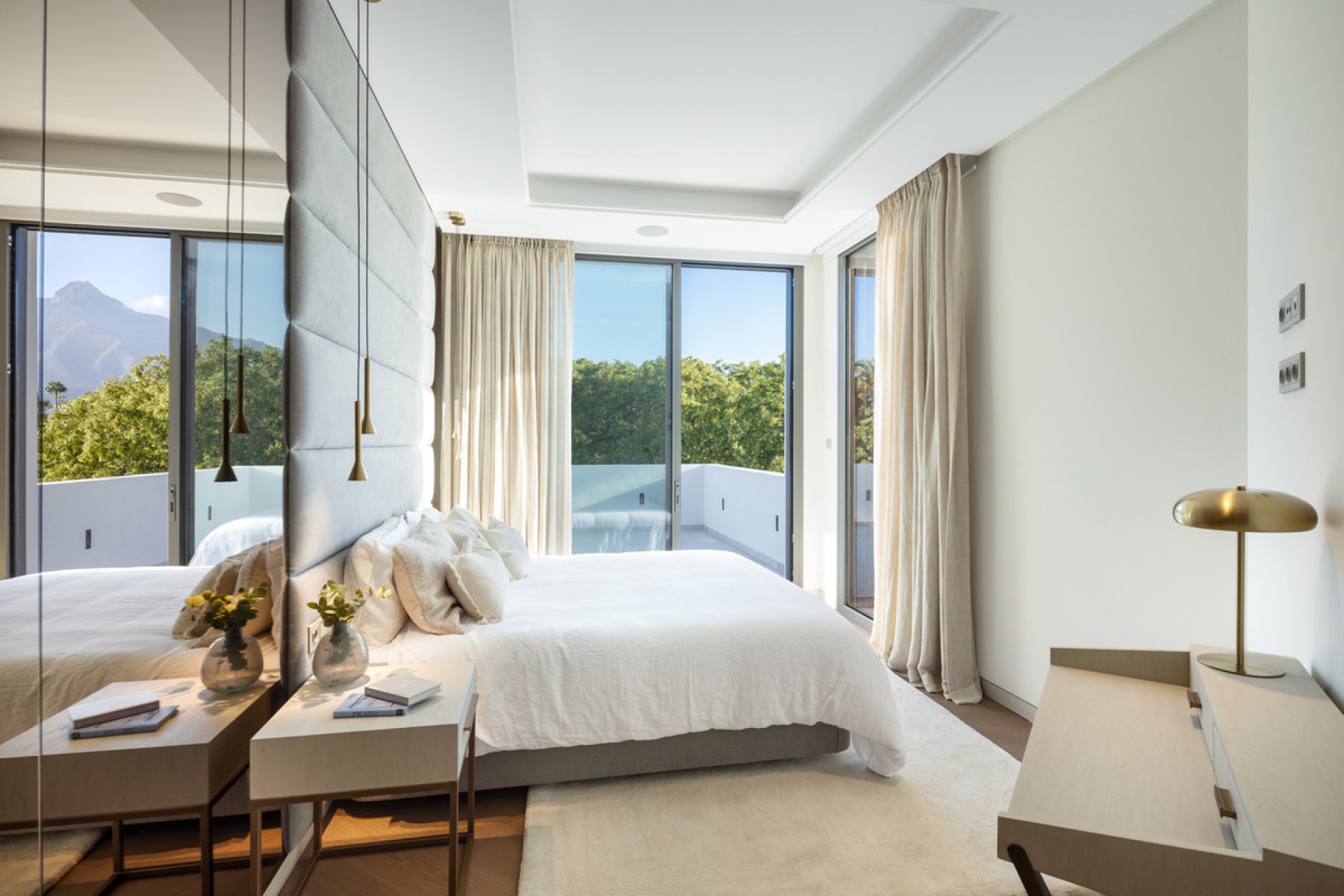 Resale - House - Detached Villa - Marbella - Nueva Andalucia