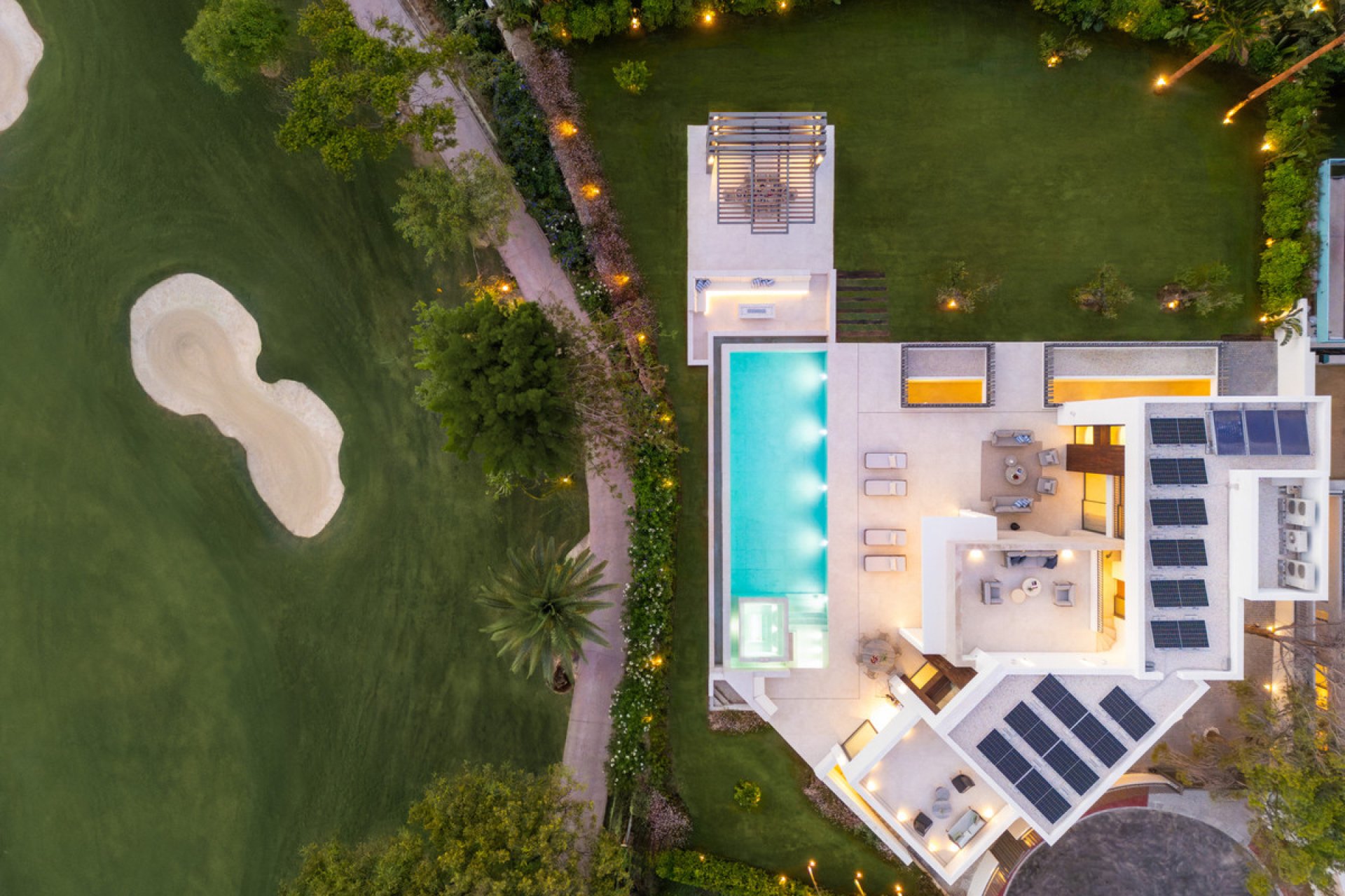 Resale - House - Detached Villa - Marbella - Nueva Andalucia