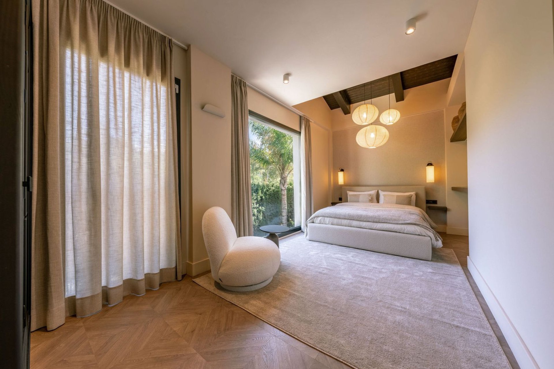 Resale - House - Detached Villa - Marbella - Nueva Andalucia