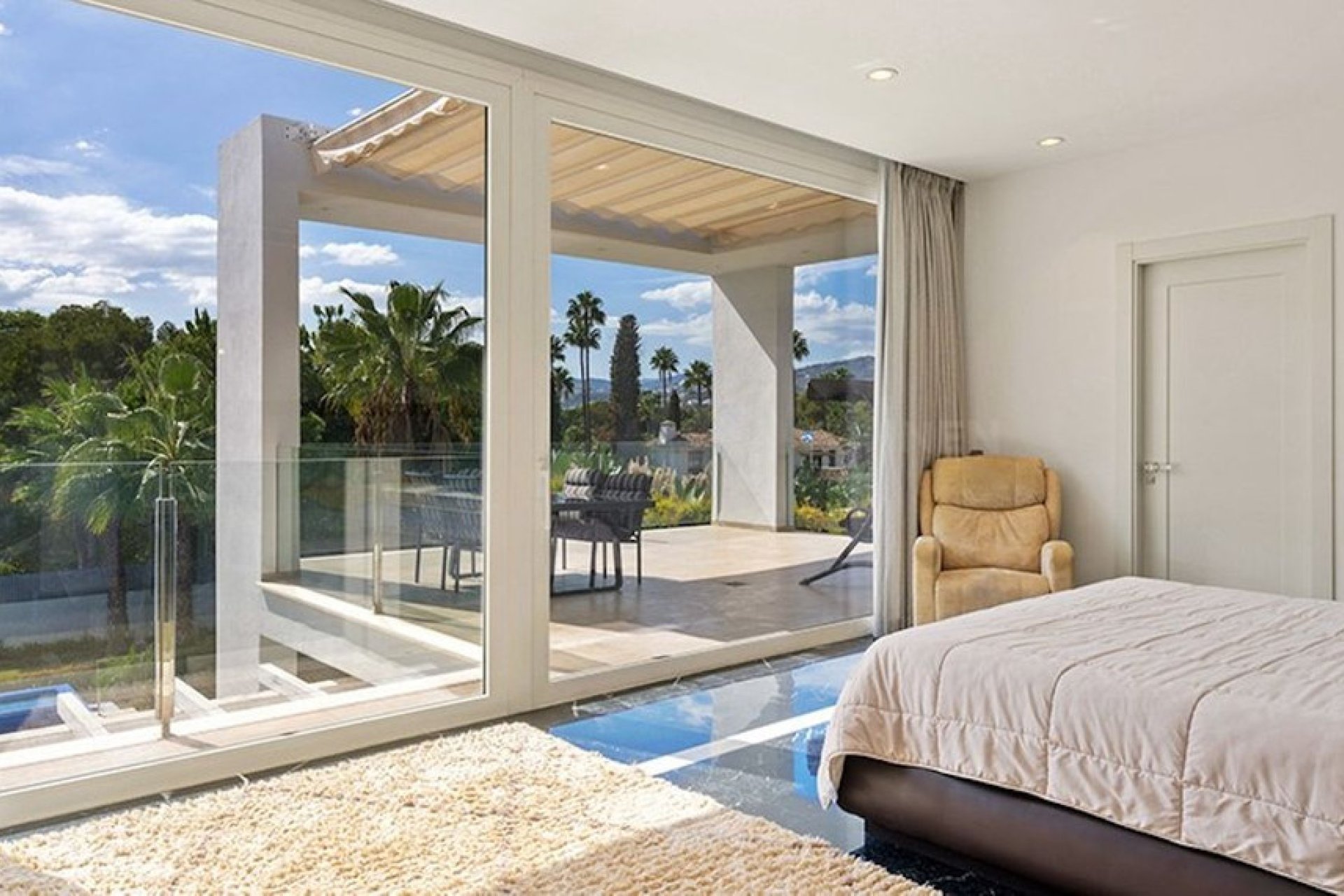 Resale - House - Detached Villa - Marbella - Nueva Andalucia