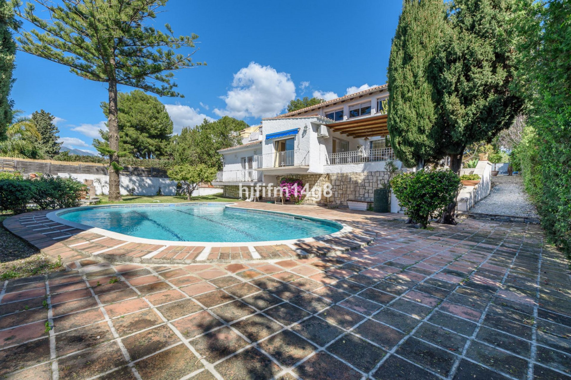 Resale - House - Detached Villa - Marbella - Nueva Andalucia
