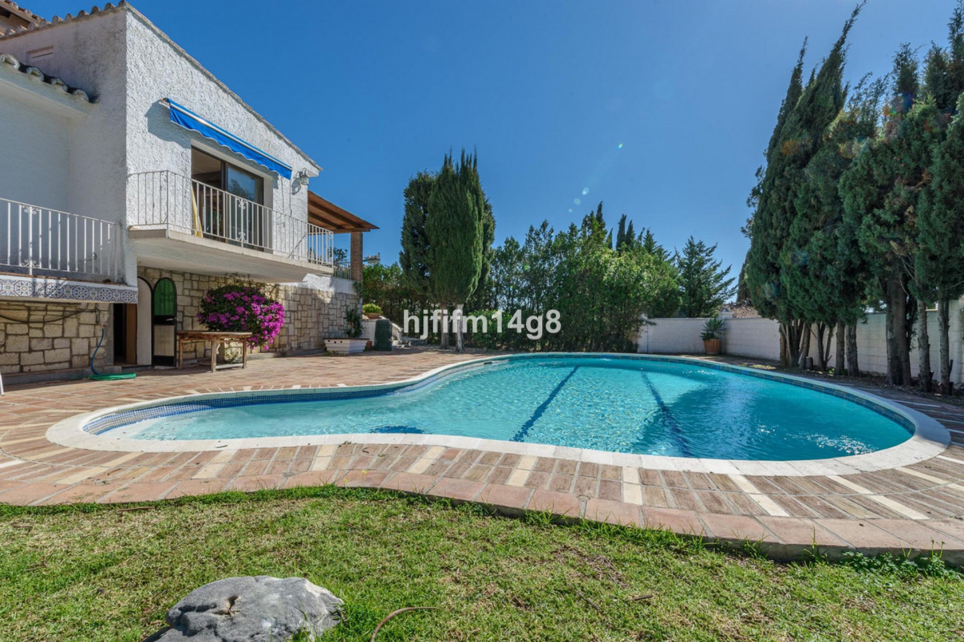 Resale - House - Detached Villa - Marbella - Nueva Andalucia