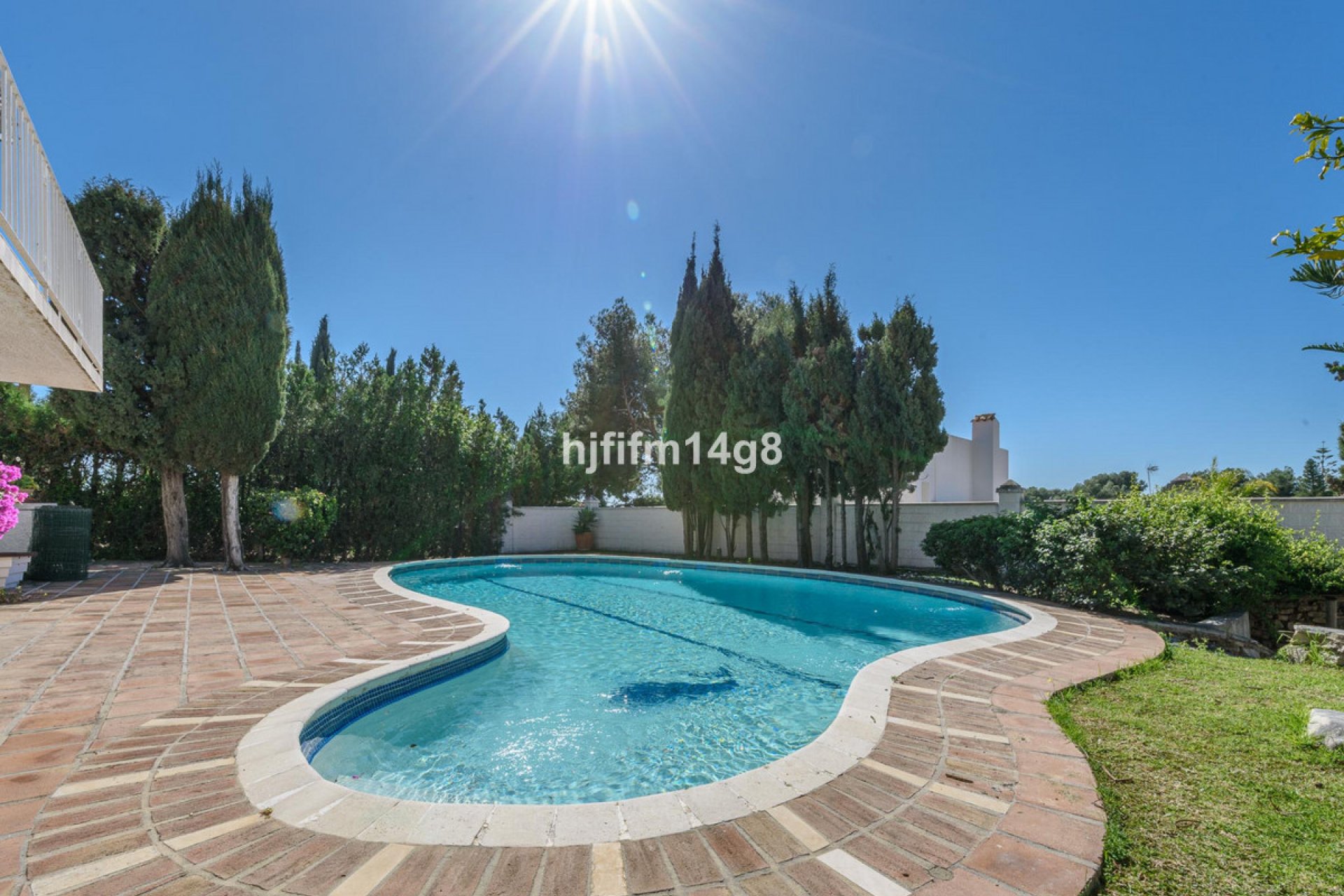 Resale - House - Detached Villa - Marbella - Nueva Andalucia