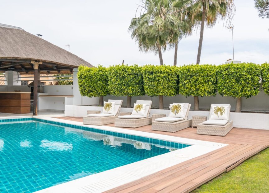 Resale - House - Detached Villa - Marbella - Nueva Andalucia