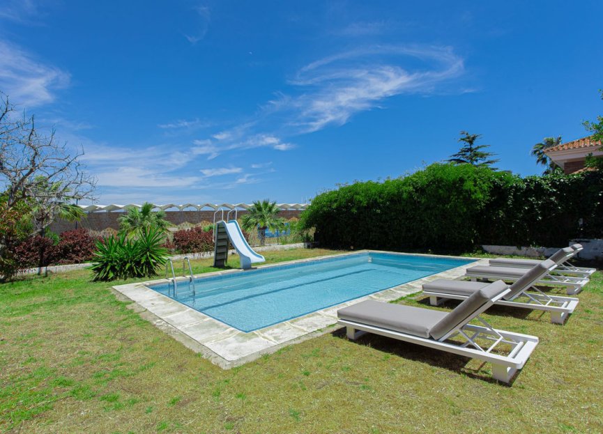 Resale - House - Detached Villa - Marbella - Nueva Andalucia
