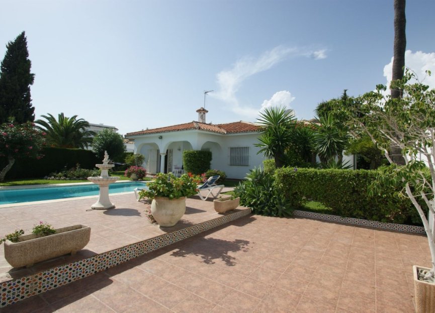 Resale - House - Detached Villa - Marbella - Nueva Andalucia