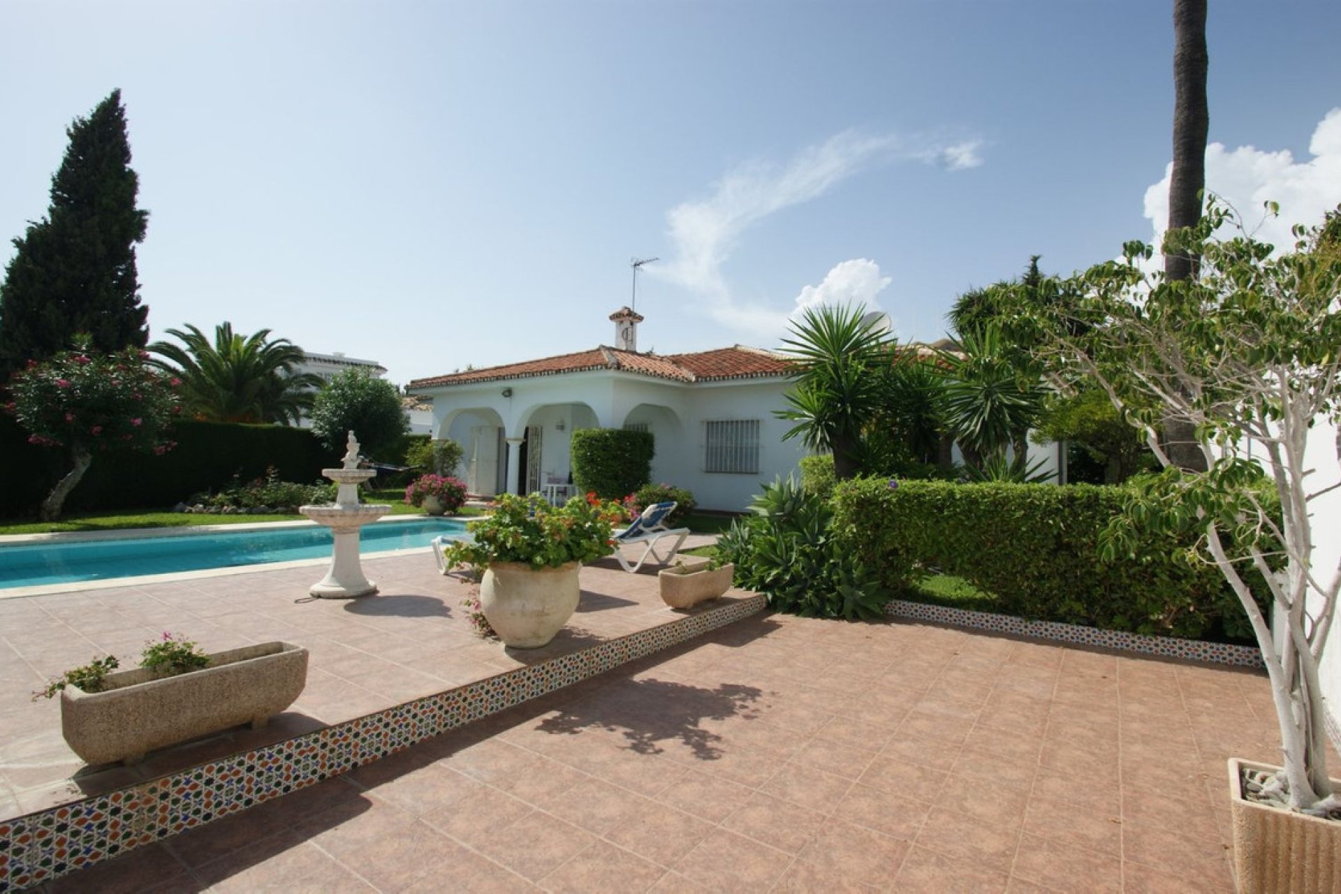 Resale - House - Detached Villa - Marbella - Nueva Andalucia