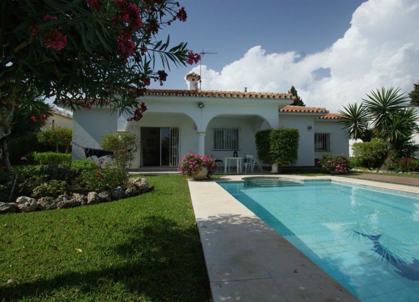 Resale - House - Detached Villa - Marbella - Nueva Andalucia