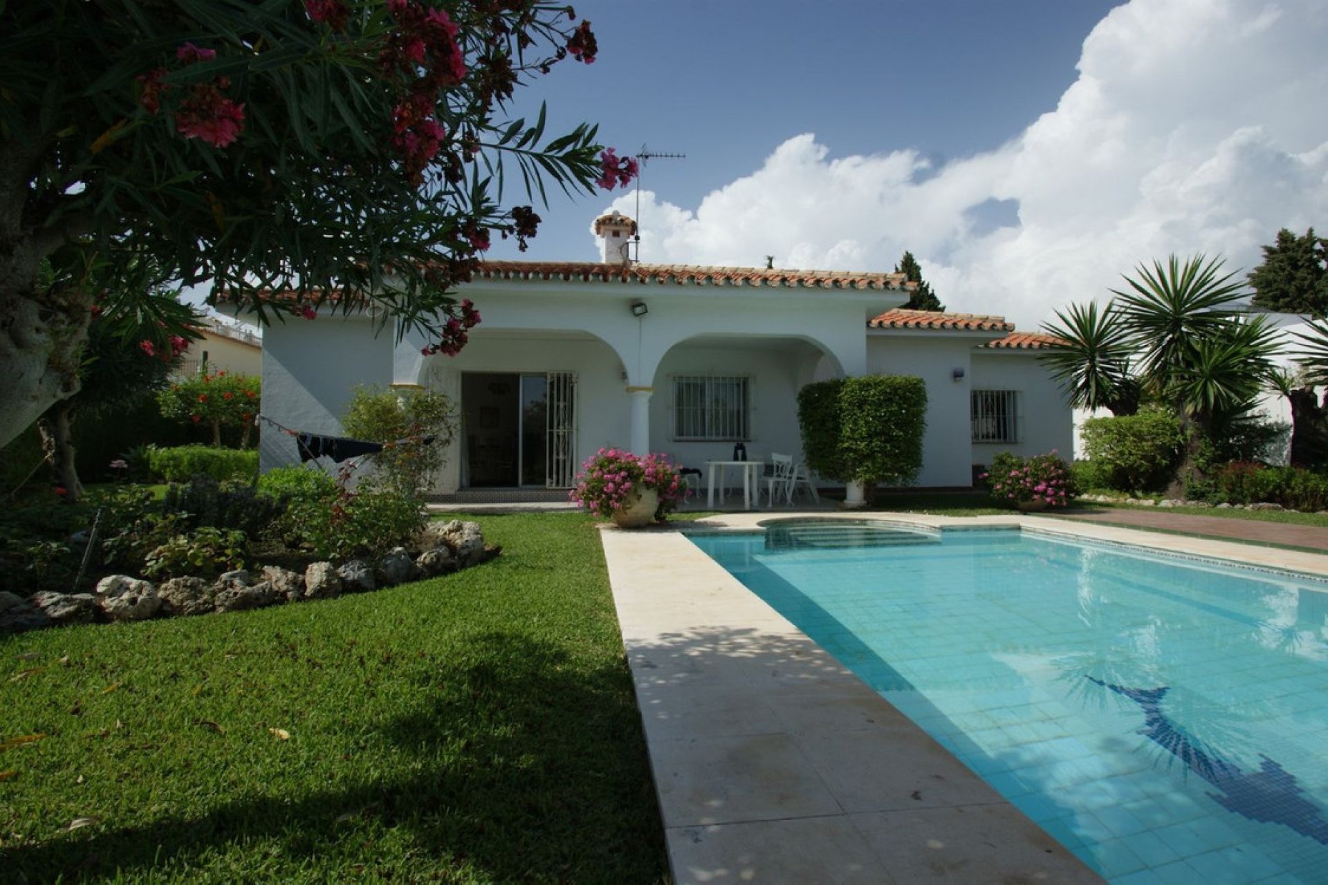 Resale - House - Detached Villa - Marbella - Nueva Andalucia