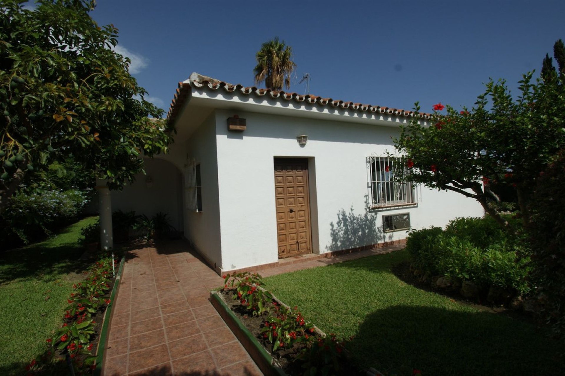 Resale - House - Detached Villa - Marbella - Nueva Andalucia