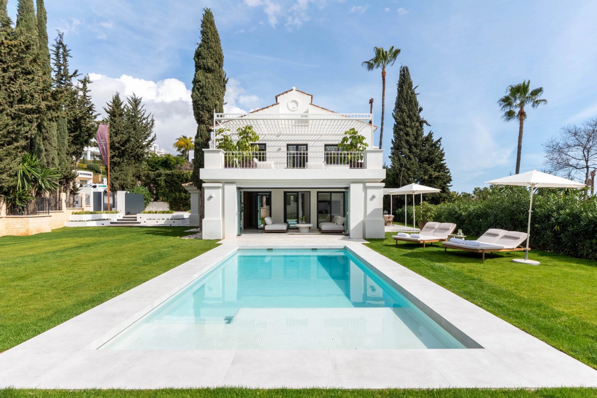 Resale - House - Detached Villa - Marbella - Nueva Andalucia