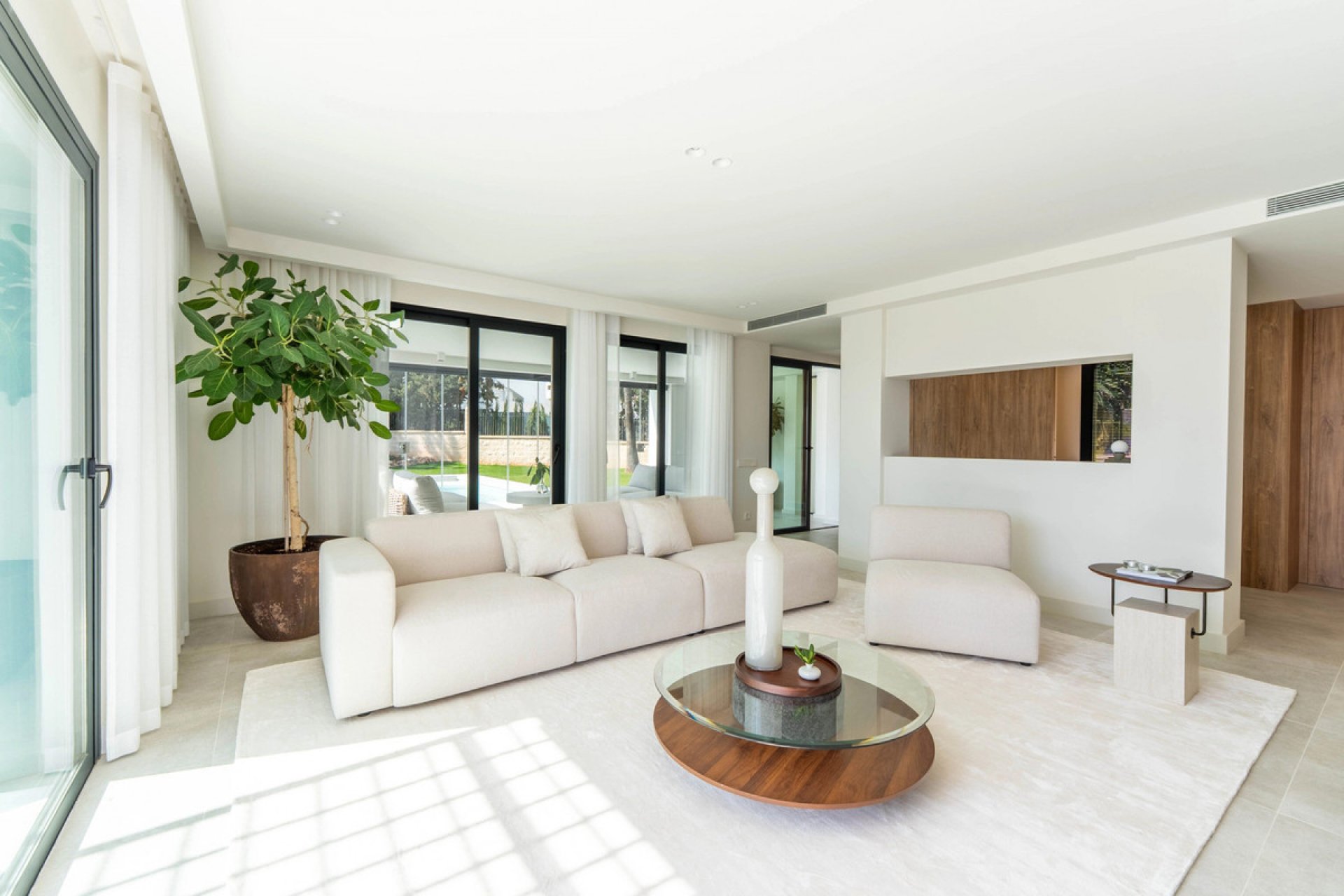 Resale - House - Detached Villa - Marbella - Nueva Andalucia