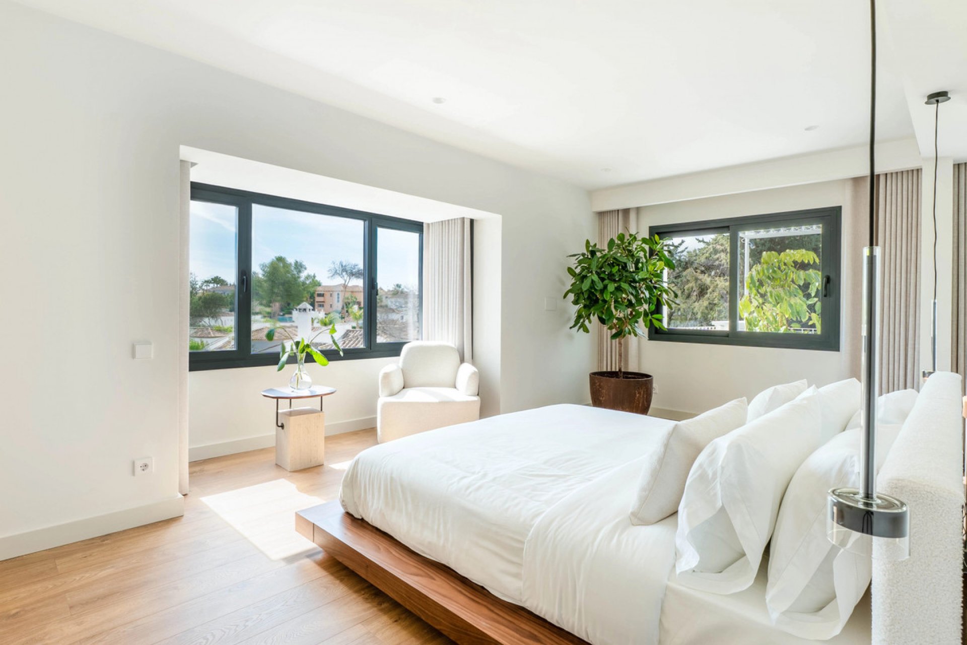 Resale - House - Detached Villa - Marbella - Nueva Andalucia