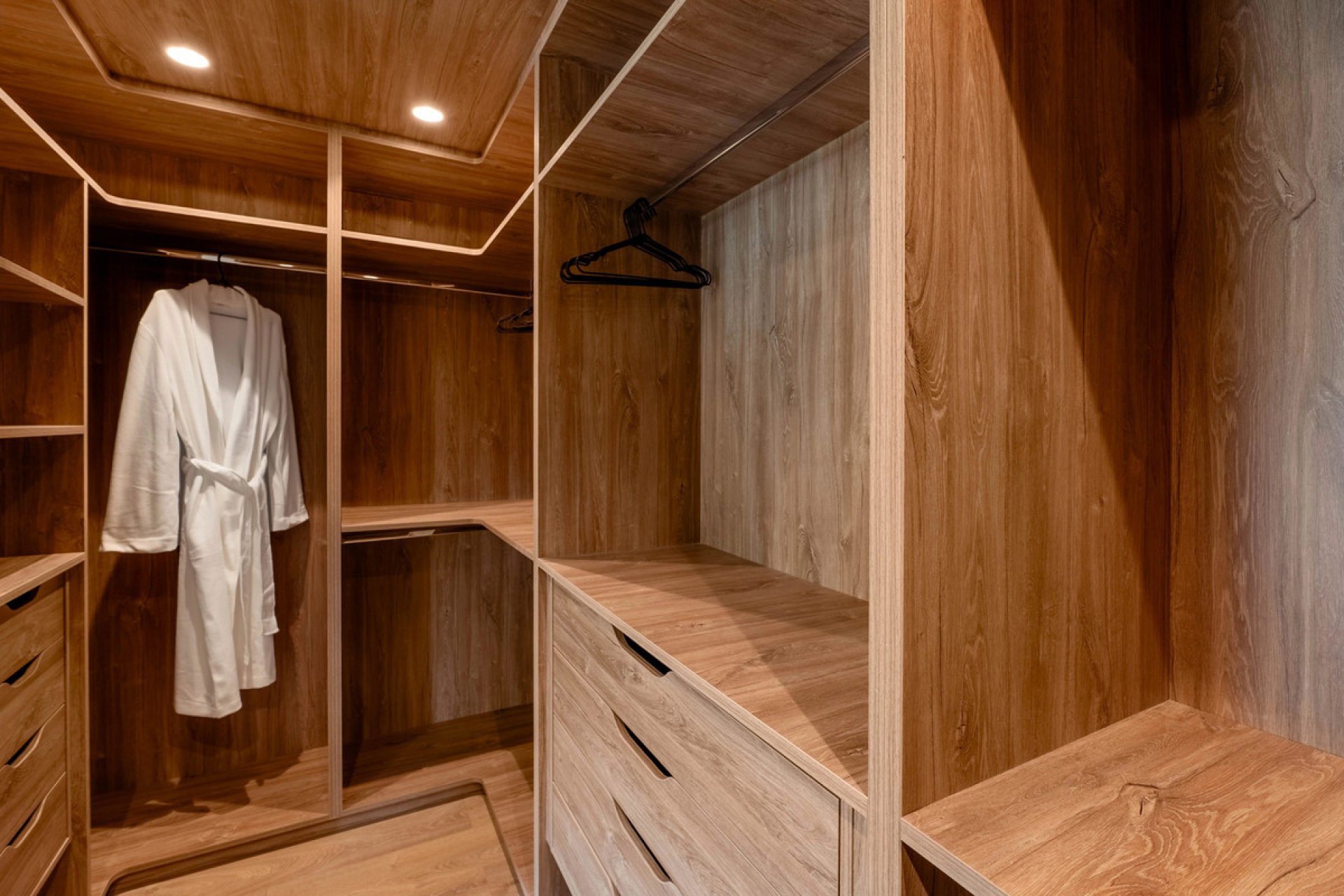 Resale - House - Detached Villa - Marbella - Nueva Andalucia