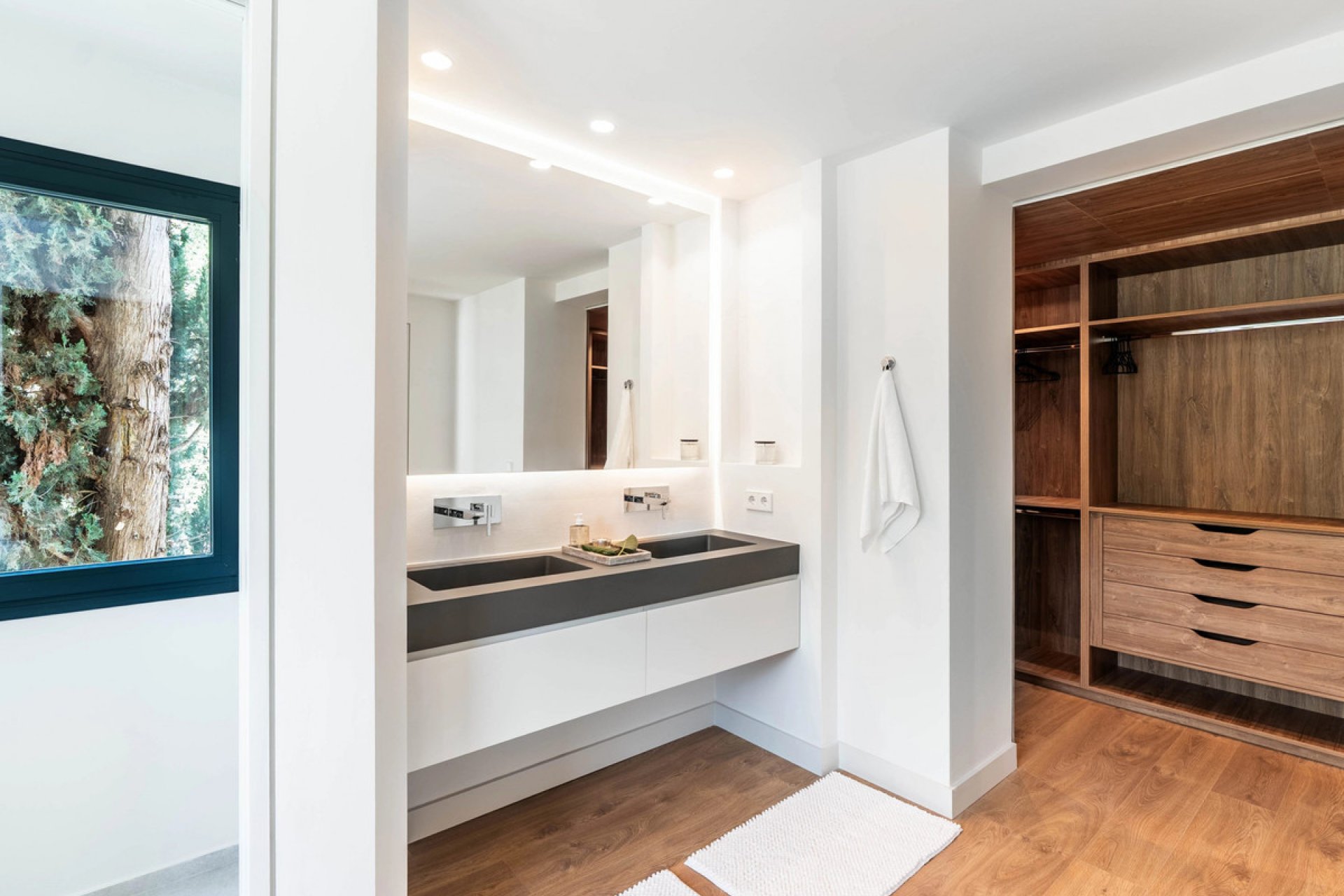 Resale - House - Detached Villa - Marbella - Nueva Andalucia