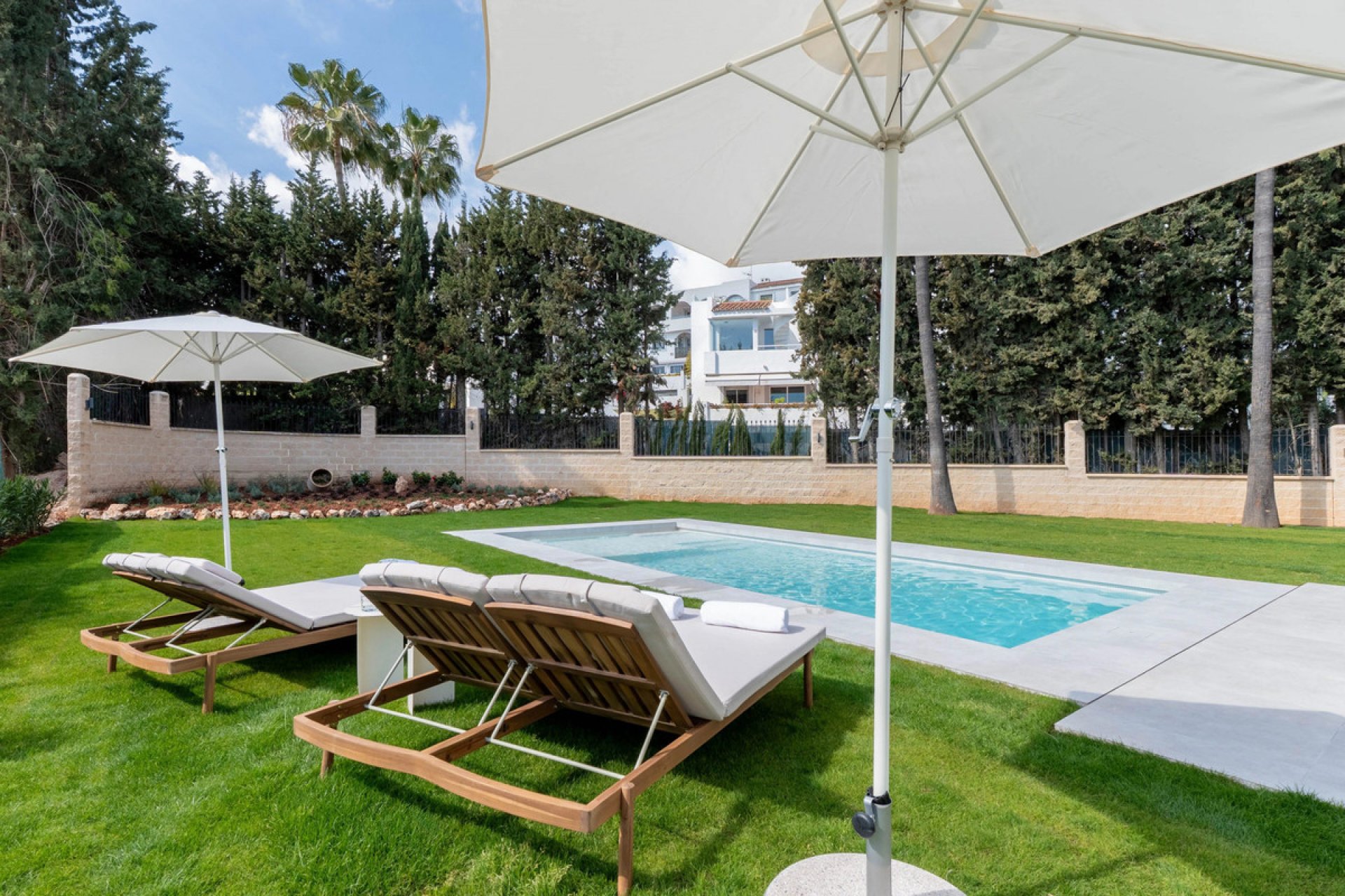 Resale - House - Detached Villa - Marbella - Nueva Andalucia