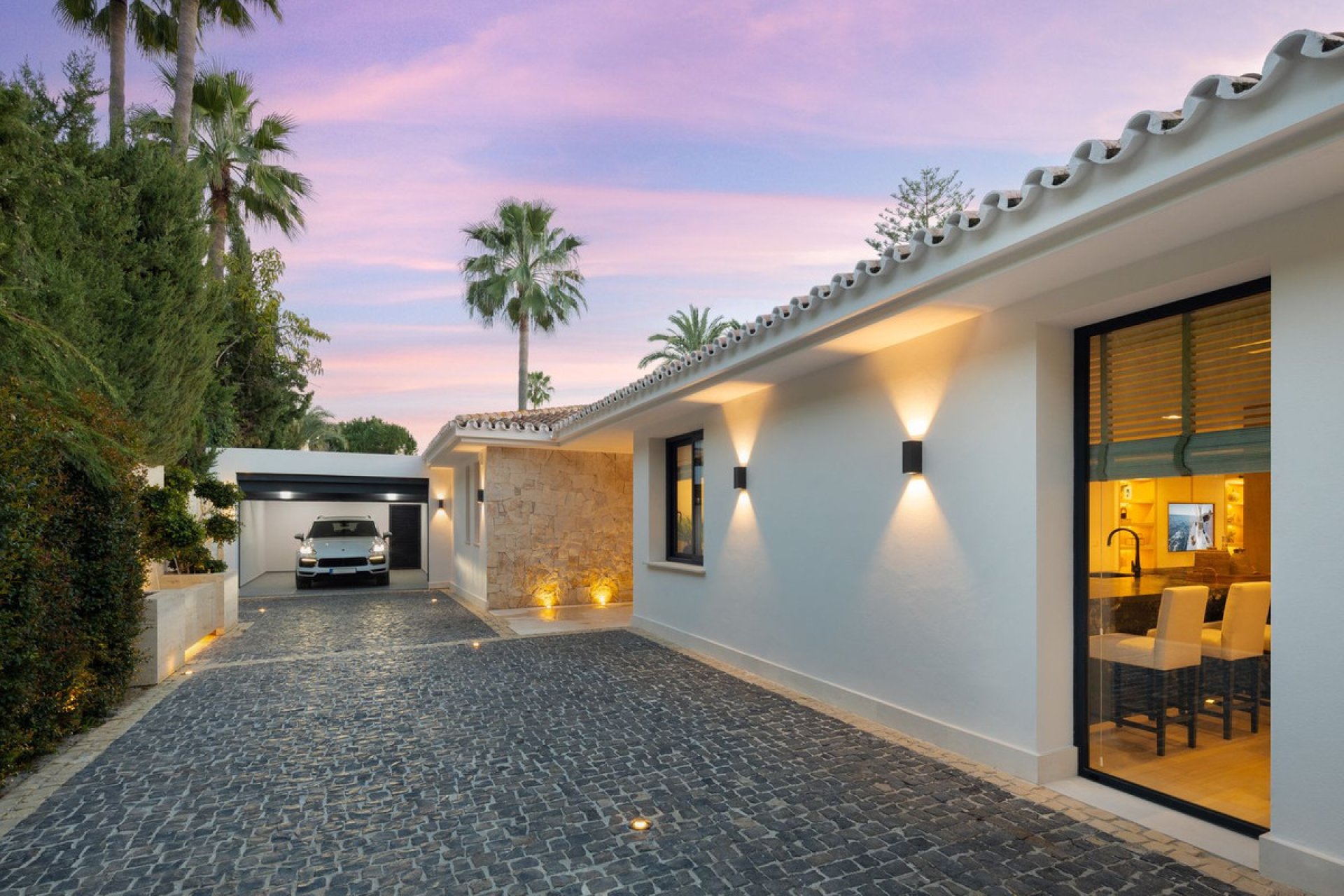 Resale - House - Detached Villa - Marbella - Nueva Andalucia