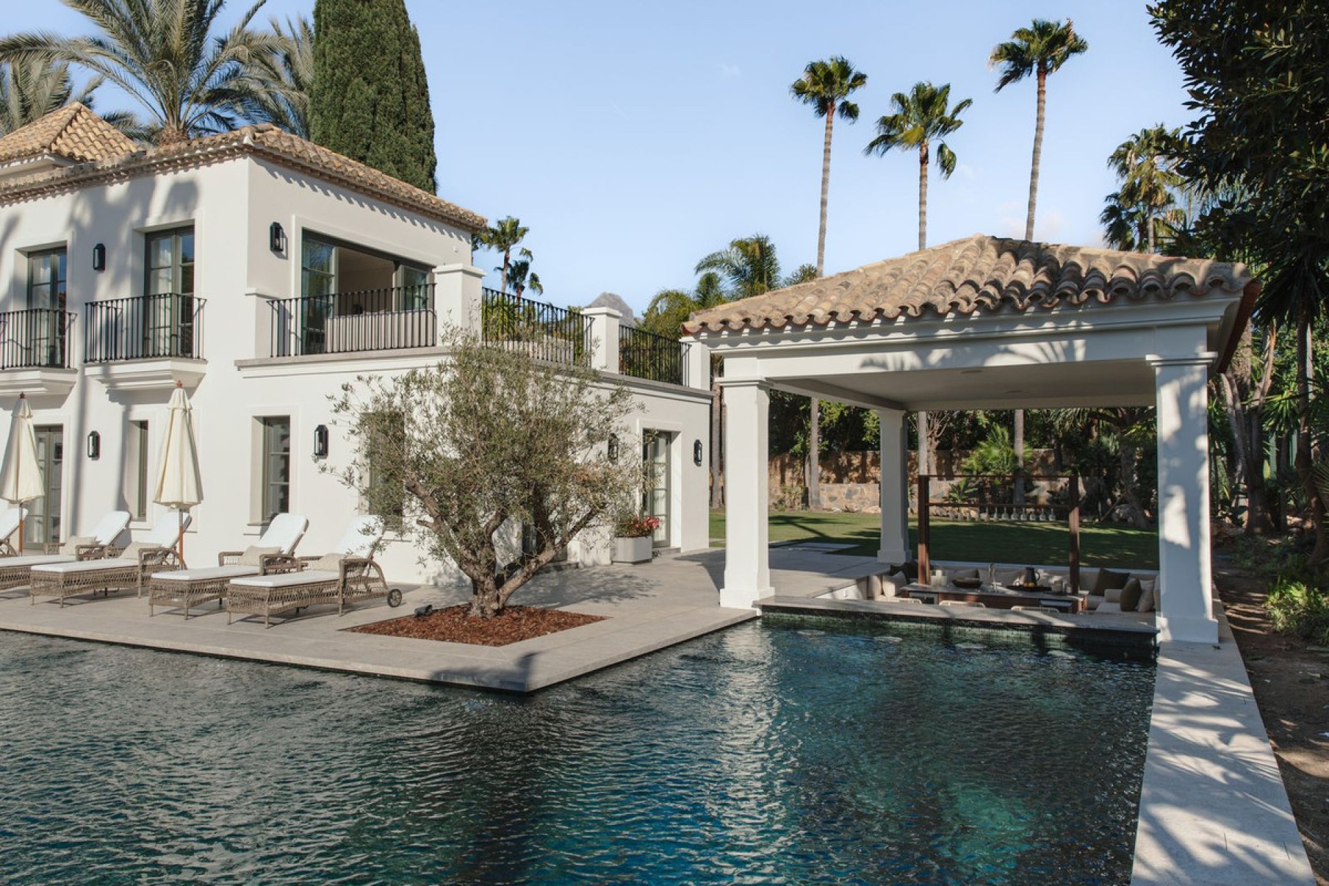 Resale - House - Detached Villa - Marbella - Nueva Andalucia