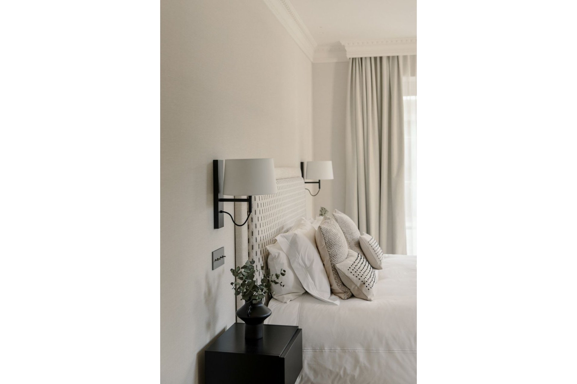 Resale - House - Detached Villa - Marbella - Nueva Andalucia