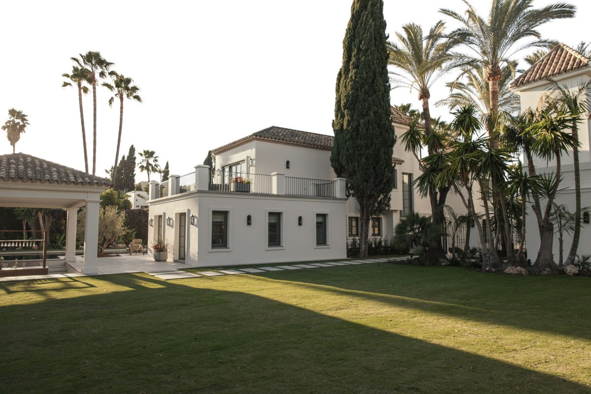 Resale - House - Detached Villa - Marbella - Nueva Andalucia