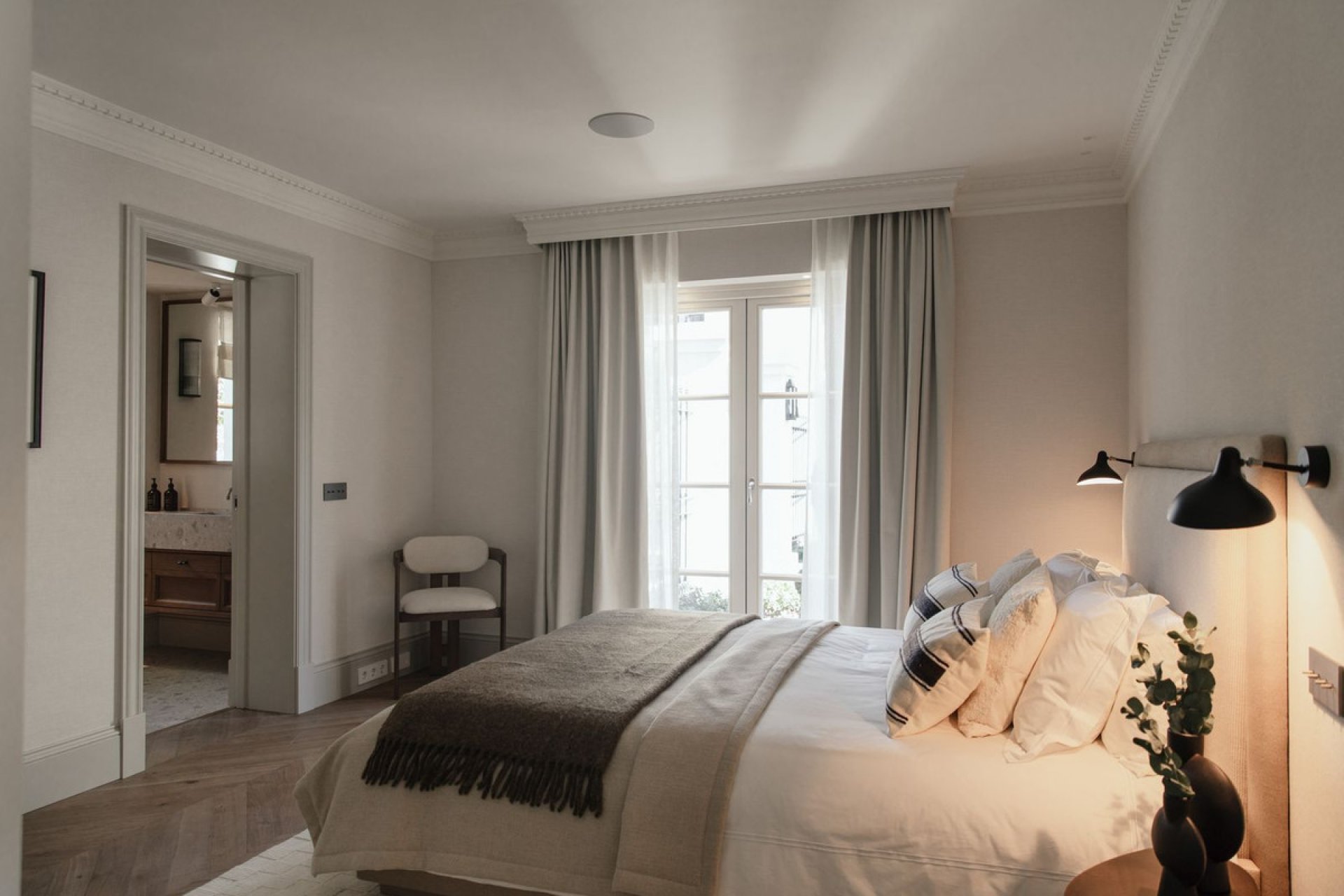 Resale - House - Detached Villa - Marbella - Nueva Andalucia