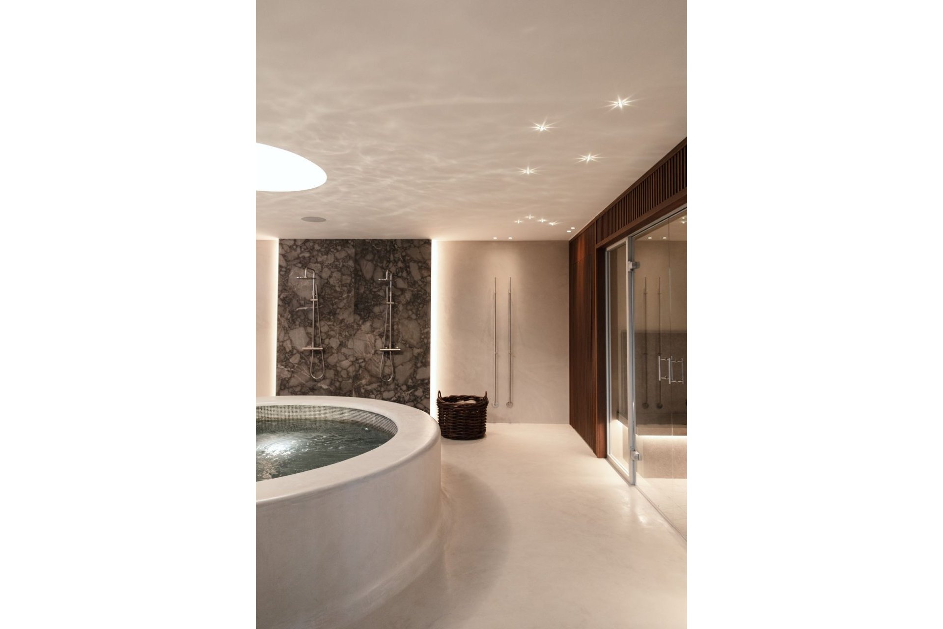 Resale - House - Detached Villa - Marbella - Nueva Andalucia